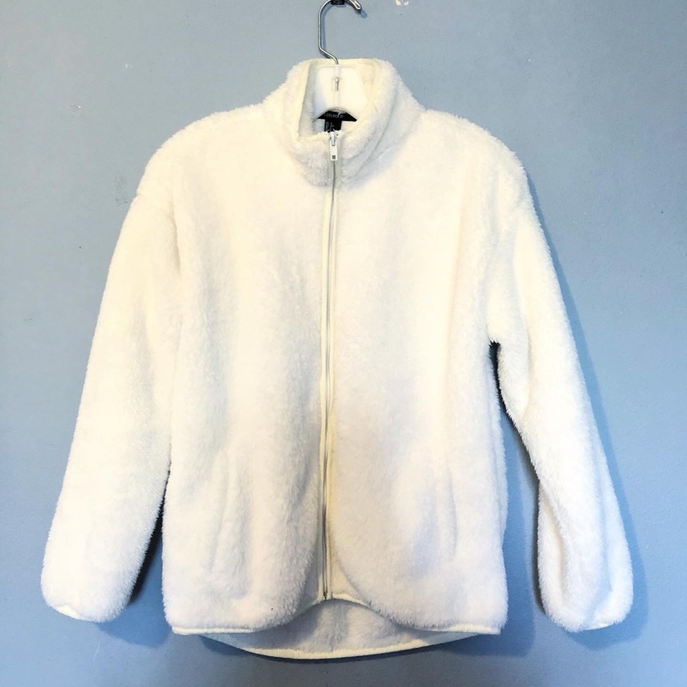NWOT WHITE TEDDY FLUFFY JACKET